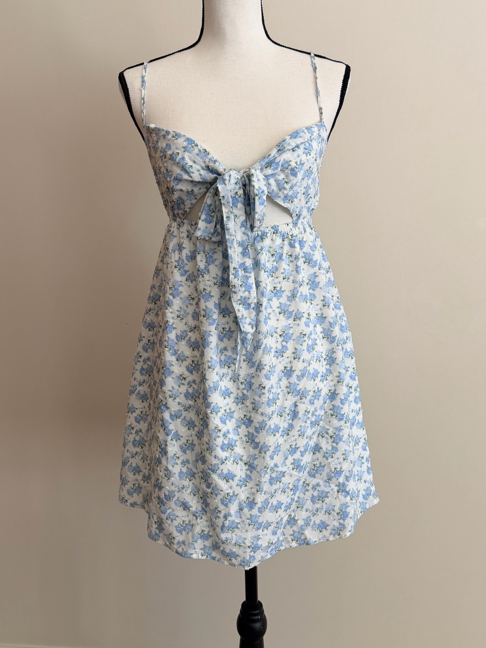 Stellah Light Blue Floral Tie-Front Mini Dress